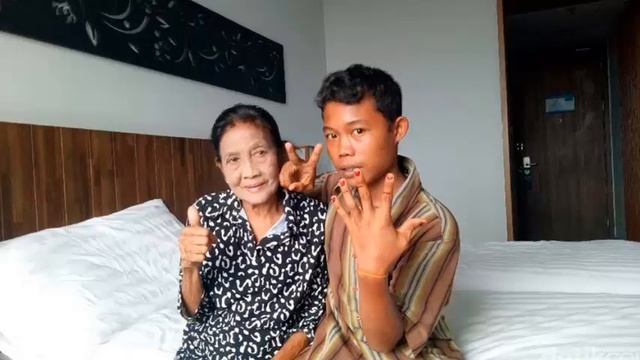 joven de 16 años mantiene relacion con anciana de 71 смотреть онлайн