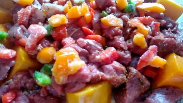 говядина тушёная с тыквой ,и пицца Маргарита