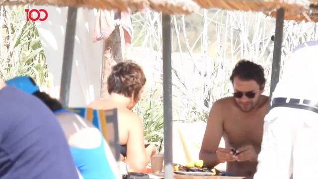 Ulaş Tuna Astepe ve menajerinin Çeşme'de midye keyfi смотреть онлайн