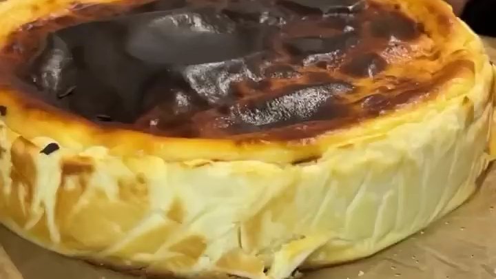 Чизкейк «Сан-Себастьян»...🥧☕😋    Рецепт в описании ✍️