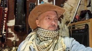 Арафатка или Кеффия. Очень удобная и интересная вещь, которая подойдет под любой стиль.