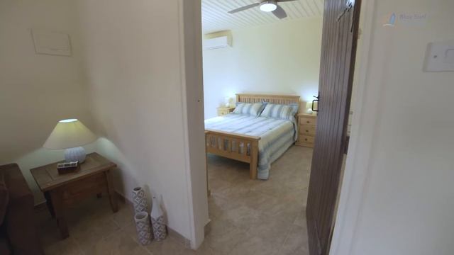 Stunning 2 Bedroom Bungalow with separate guest studio apartment - SOLD!! смотреть онлайн