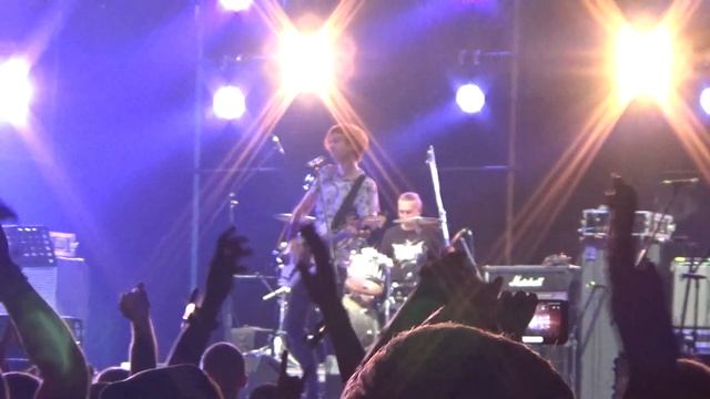 Ангел НеБес - Мама, я уйду (live Нашествие 2018. ночь с 02.08.18 на 03.08.18) смотреть онлайн