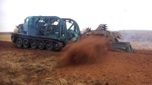 Роторный экскаватор БТМ на танковом шасси