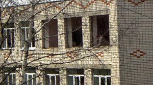 В школе №6 в Ефимьево города Вязники меняют старые окна на пластиковые. Съемка 28.03.2025