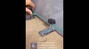 Лайфхак. Маленькие домкраты помогут легко выровнять плитку по уровню