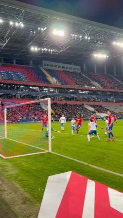 Мойзес забил гол в ворота Динамо ( Махачкала)