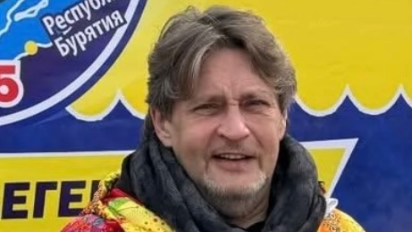 «Тёмная ночь» от актёра Александра Домогарова 🎤 фрагмент.
Соцсети Бурятии