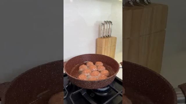 🧆 Куриные митболлы в сливочно-грибном соусе
#обеды #ужины #горячее