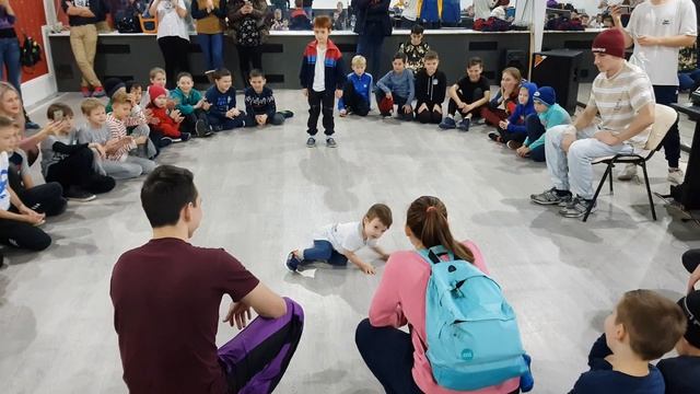 B-Boy Sam. Первый баттл💪2 годика. Нефтекамск смотреть онлайн