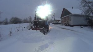 МТЗ чистит снег снега