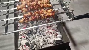 прибор для шашлыка в работе