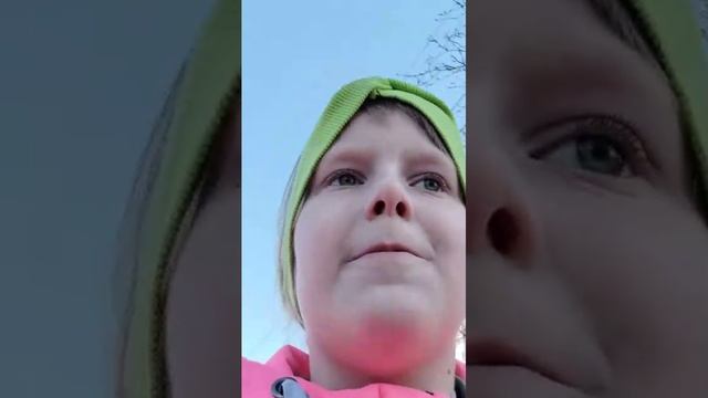 сейчас немножко расскажу смотреть онлайн