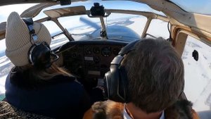 Курсант Полина получает выговор на ЯК-18Т