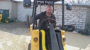 Хелпер . Укладка тротуарной плитки.