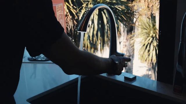 KWC ZOE Touch Light Pro Demonstration & How-To смотреть онлайн