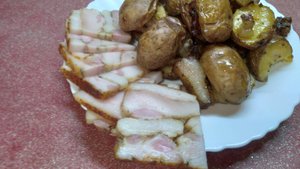 Копченый бекон из обрези сала - маринованного шпика