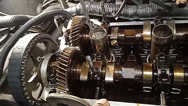 Lifan . Замена маслосъёмных колпачков смотреть онлайн