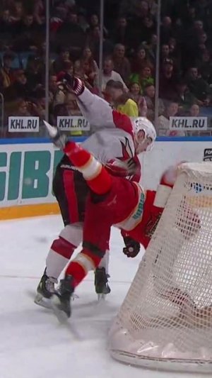 Ворота наставят ГДЕ ПОПАЛО 🥅😡 #КХЛ