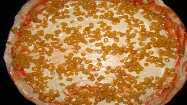 Пицца с балыком и маринованными грибами