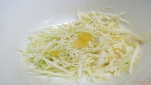 Салат из капусты с шампиньонами