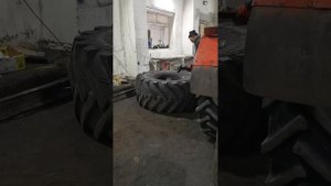 Кировец. ремонт. Разбортовка колеса от кировца.