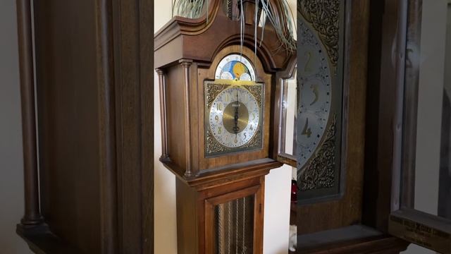 1974 Howard Miller Barwick triple chime grandmother clock смотреть онлайн
