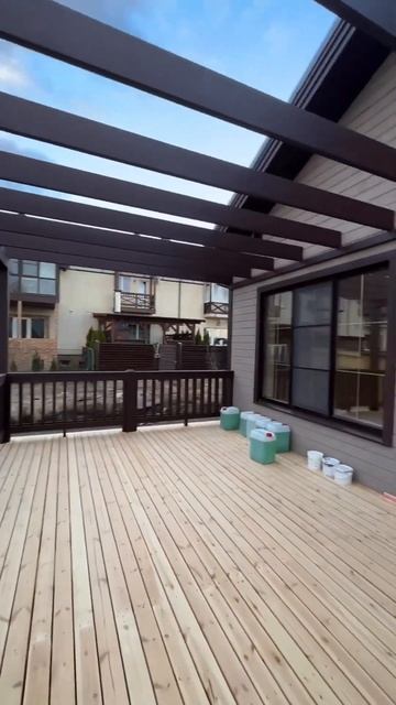 👋🏼 Друзья,а вы как считаете, нужна ли такая большая открытая терраса и что бы вы на ней разместили смотреть онлайн