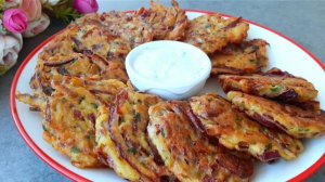 Приготовьте этот вкусный и дешевый рецепт / Луково-картофельные лепешки