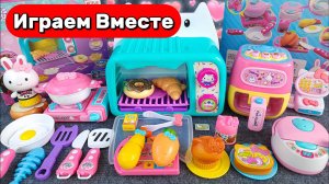 Играем в игрушки из мультика ! Игрушечная детская кухня ! Игрушки из мультик ХЕЛЛОУ КИТТИ 🐱