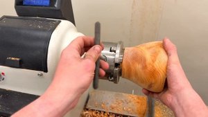 Технологии, обработка дерева, токарный станок