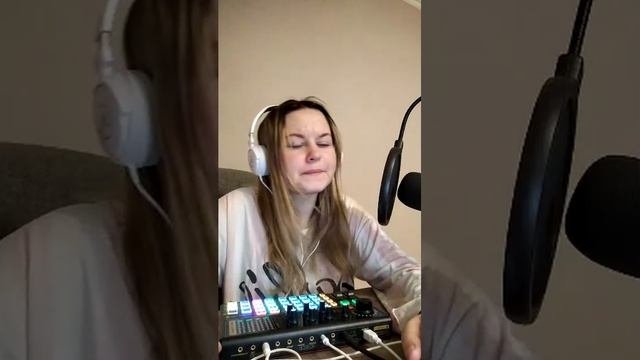 слушаем песни