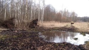 На квадре с прицепом по грязи