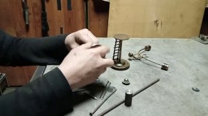 Балансирующая игрушка