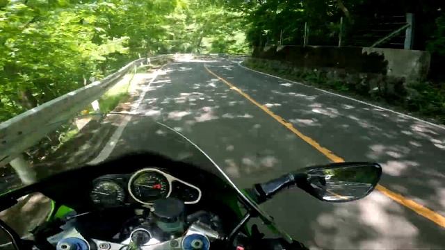 只々碓氷峠を快走する映像。｢ZX-9R｣