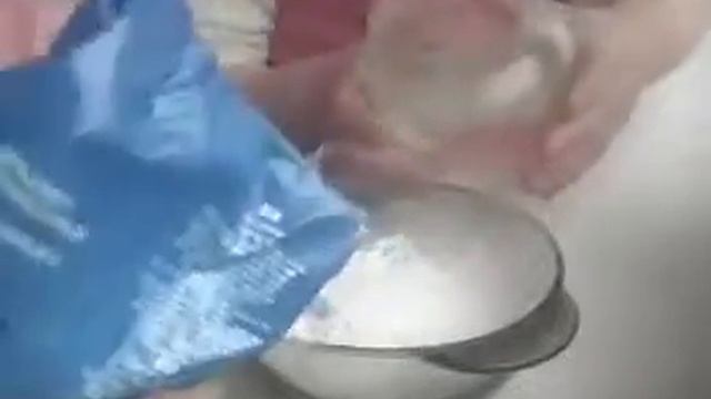 Делаем  неньютоновскою жидкость смотреть онлайн