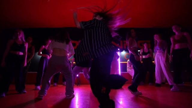 Маша Кержнер // Girly Hip-hop (Новокузнецкая) смотреть онлайн