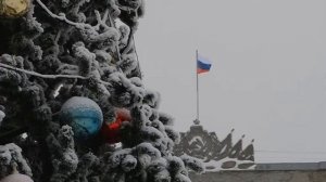 На Театральной площади аврал, но ледовый городок ещё не готов