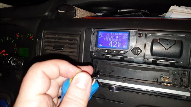 Продолжаем тему подмоток мотаем приборку и тахограф смотреть онлайн