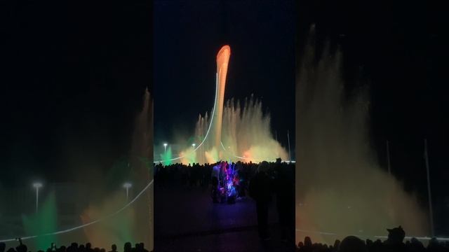 Поющий фонтан в Олимпийском парке.