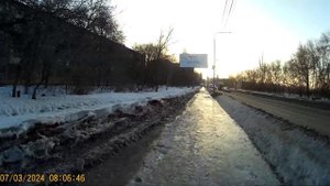 Саратов ул Навашина УРОДЫ ГРЕБАННЫЕ посыпьте песочком пешеходку или уберите лед