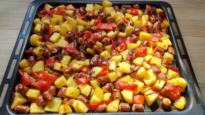 Картошка с сосисками в духовке. Вкусный Обед или ужин быстро и вкусно!