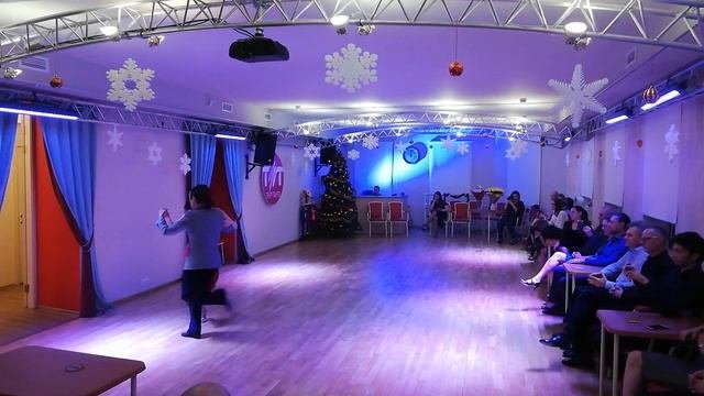 Новогоднее выступление педагогов школы 