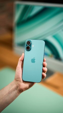 iPhone 16 — безупречная мощь и элегантность в бирюзовом цвете.