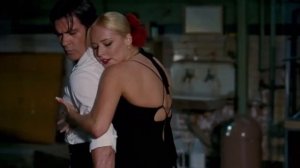 Красивый танец Антонио Бандераса из кинофильма «Держи ритм»