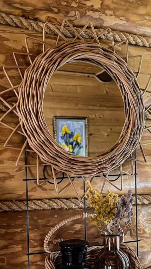 Интерьерное зеркало с декоративными уголками🪞