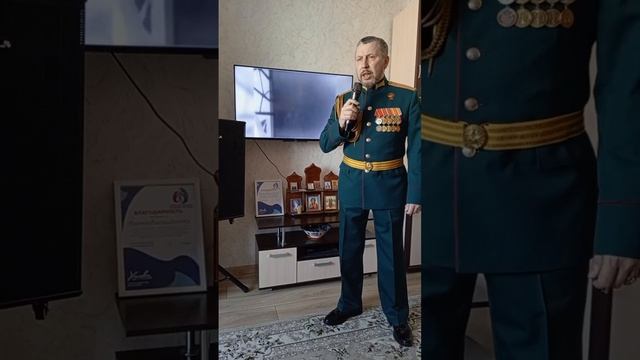 "Эх, путь-дорожка фронтовая"
Музыка: Борис Мокроусов
Слова: Наум Лабковский и Борис Ласкин.