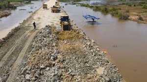 Строительство, дорога , грунт, щебень, обзор