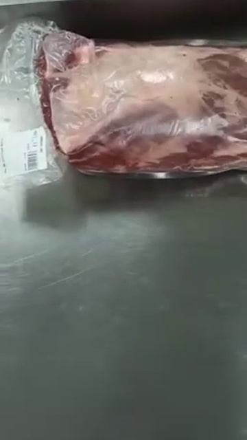 Мраморная говядина "Дмитриевский герефорд" в вакуумной упаковке.