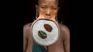 Рекорд Девушки с самой растянутой губой